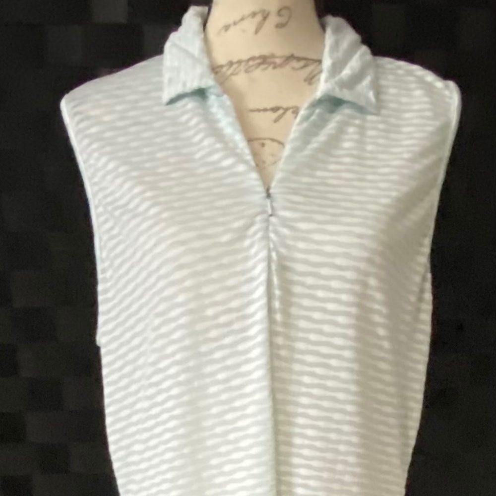 EP Pro Tour Tech, blue/ white golf shirt with zip front. Size L - Picture 2 of 6